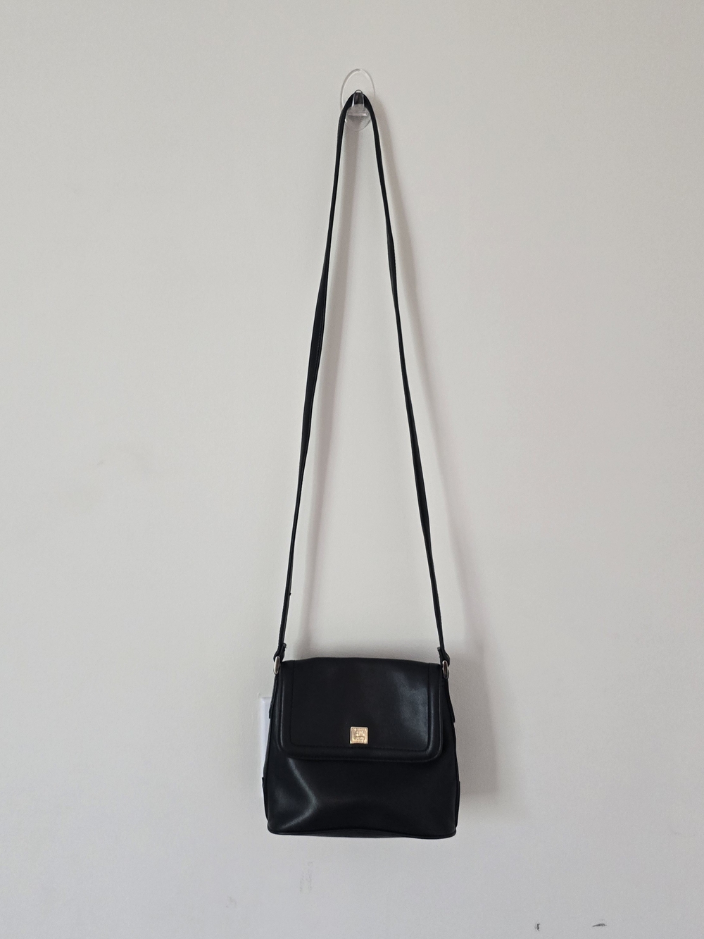 Liz Claiborne Black Crossbody Bag Solid Rectangle Gold Hardware Logo Minimalist